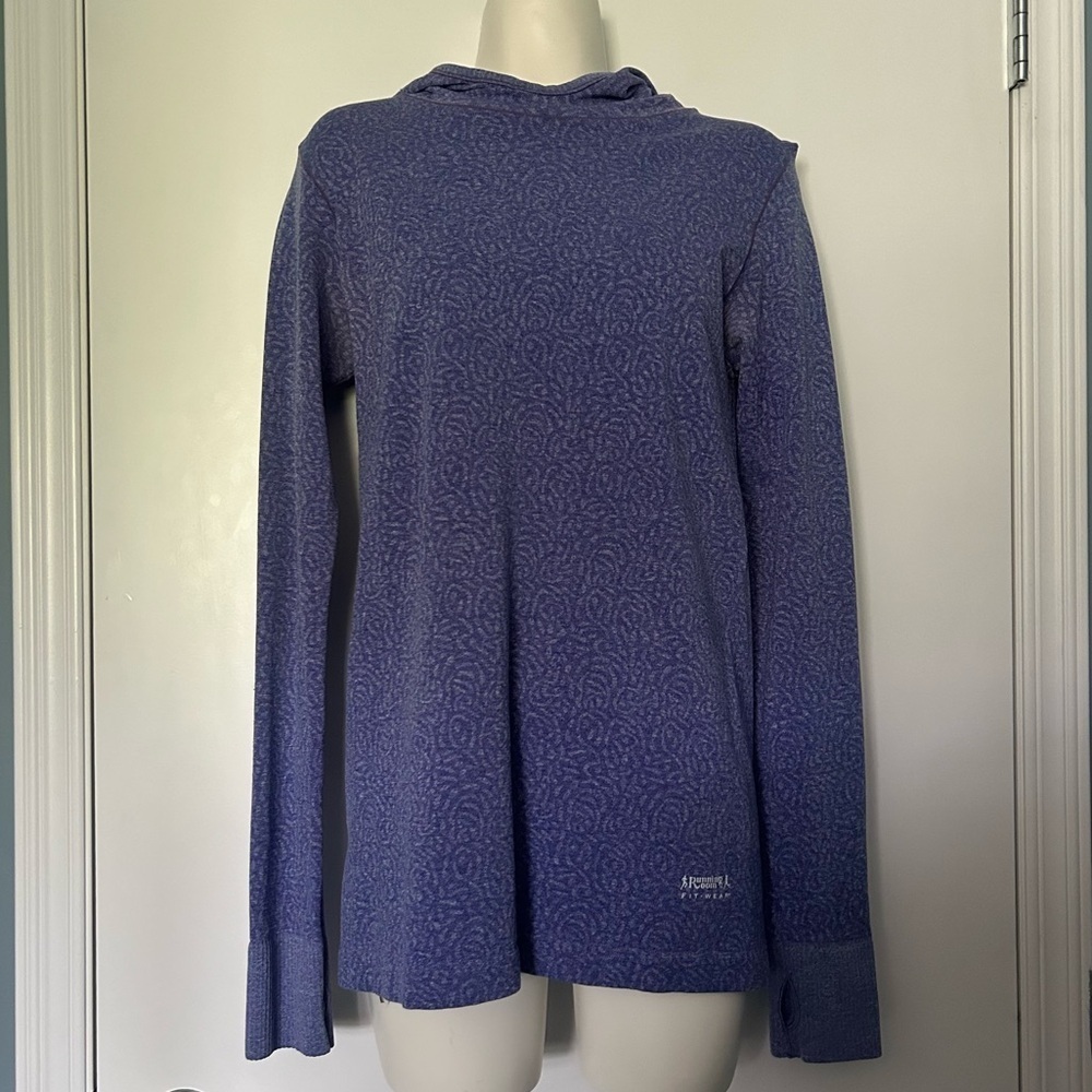 The Running Room Purple Long Sleeve Athletic Top with Hood
